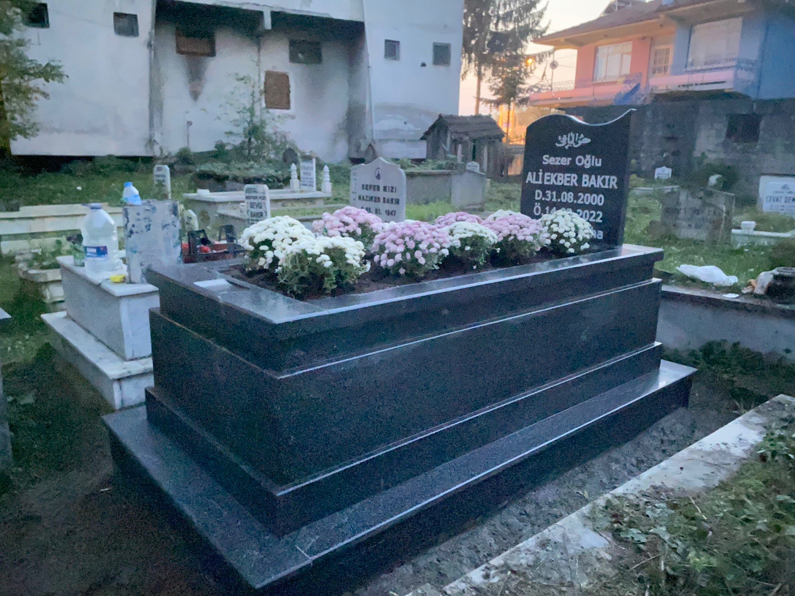 MG03- Kalın Siyah Özel Kesim Mezar